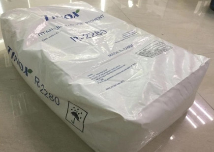 良い価格 総合的で白いTinoxのプラスチック等級の二酸化チタンのルチルR-2280 オンライン